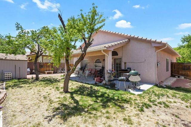 932 Pinecrest Dr, Pueblo, CO 81005