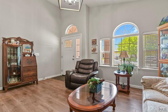 932 Pinecrest Dr, Pueblo, CO 81005