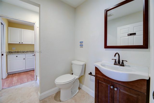 359 10th St, Lake Park, FL 33403
