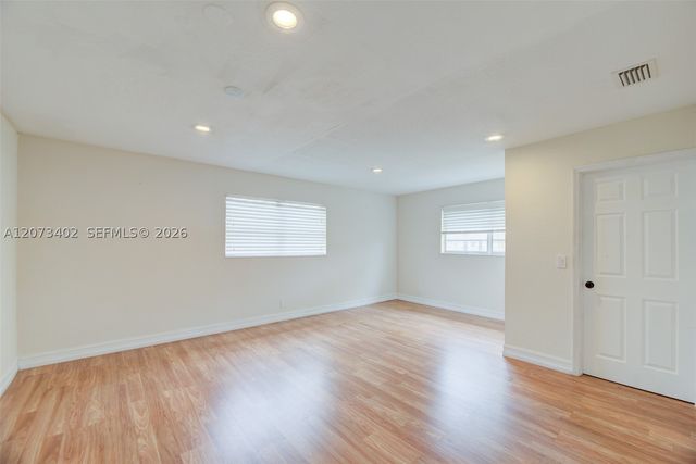 359 10th St, Lake Park, FL 33403