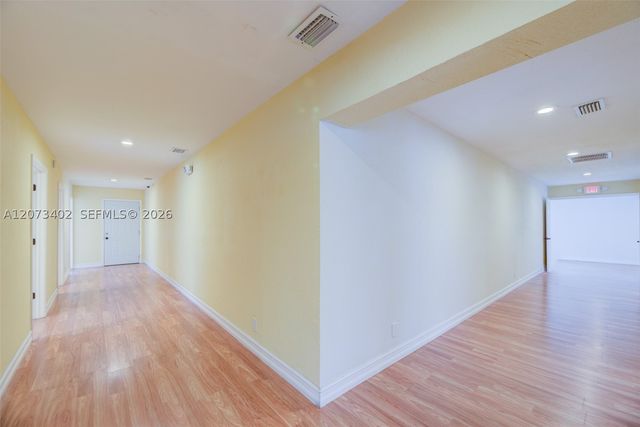 359 10th St, Lake Park, FL 33403