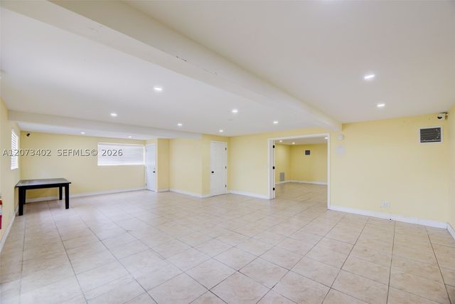 359 10th St, Lake Park, FL 33403