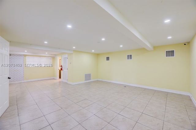 359 10th St, Lake Park, FL 33403