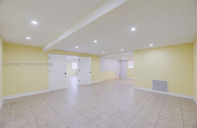 359 10th St, Lake Park, FL 33403