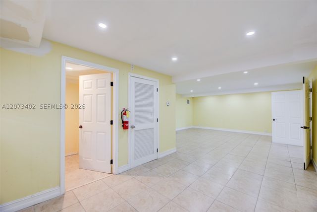 359 10th St, Lake Park, FL 33403