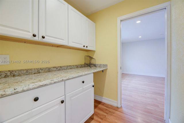 359 10th St, Lake Park, FL 33403