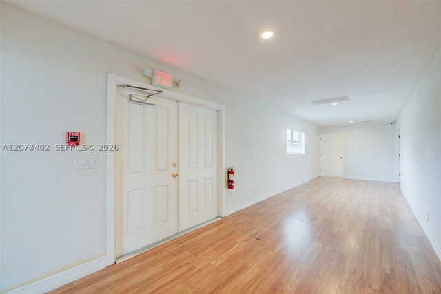 359 10th St, Lake Park, FL 33403