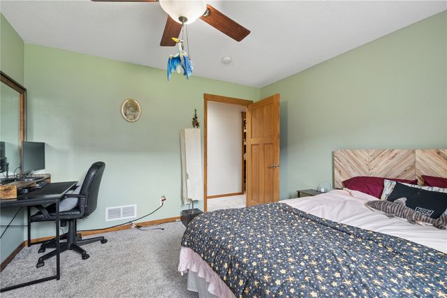 3215 Stanley Cup Drive, Marion, IA 52302
