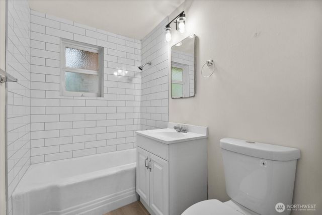 13525 Wallingford Avenue N, Seattle, WA 98133