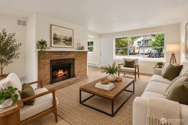 13525 Wallingford Avenue N, Seattle, WA 98133