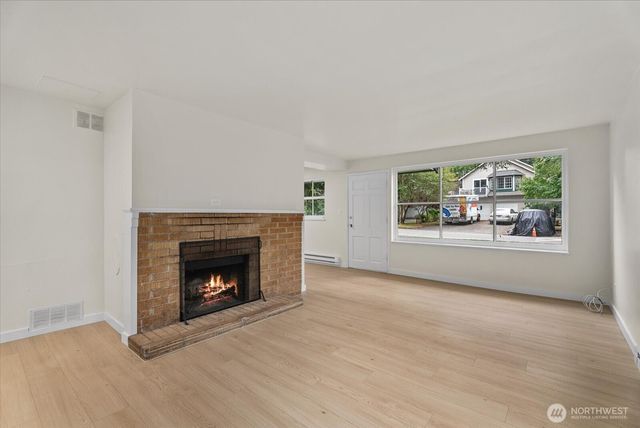 13525 Wallingford Avenue N, Seattle, WA 98133