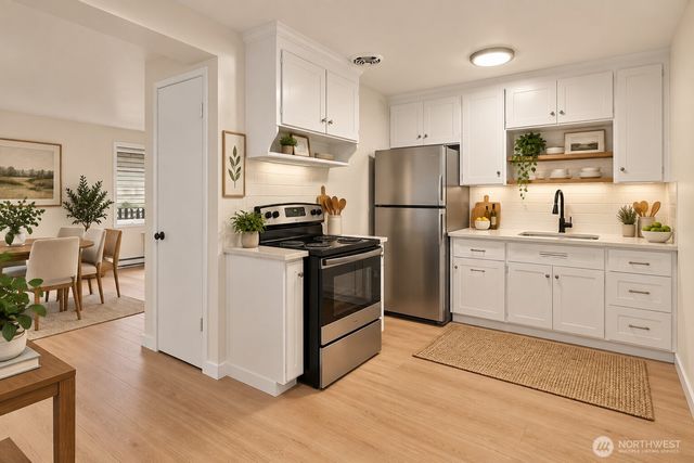 13525 Wallingford Avenue N, Seattle, WA 98133