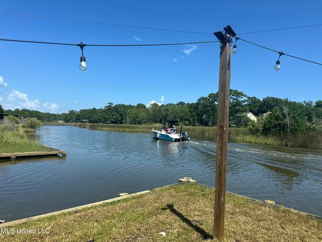 2312 Santa Cruz Street, Gautier, MS 39553