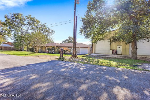 2312 Santa Cruz Street, Gautier, MS 39553