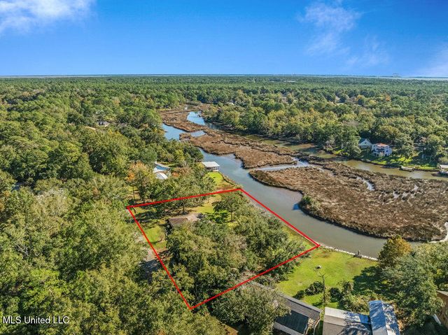 2312 Santa Cruz Street, Gautier, MS 39553