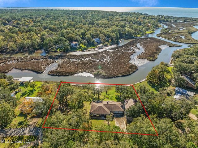 2312 Santa Cruz Street, Gautier, MS 39553