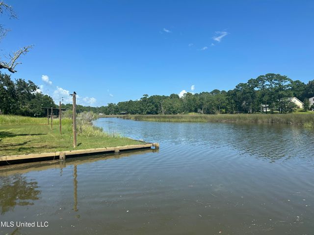 2312 Santa Cruz Street, Gautier, MS 39553