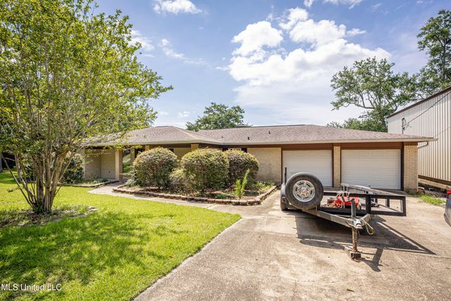 2312 Santa Cruz Street, Gautier, MS 39553