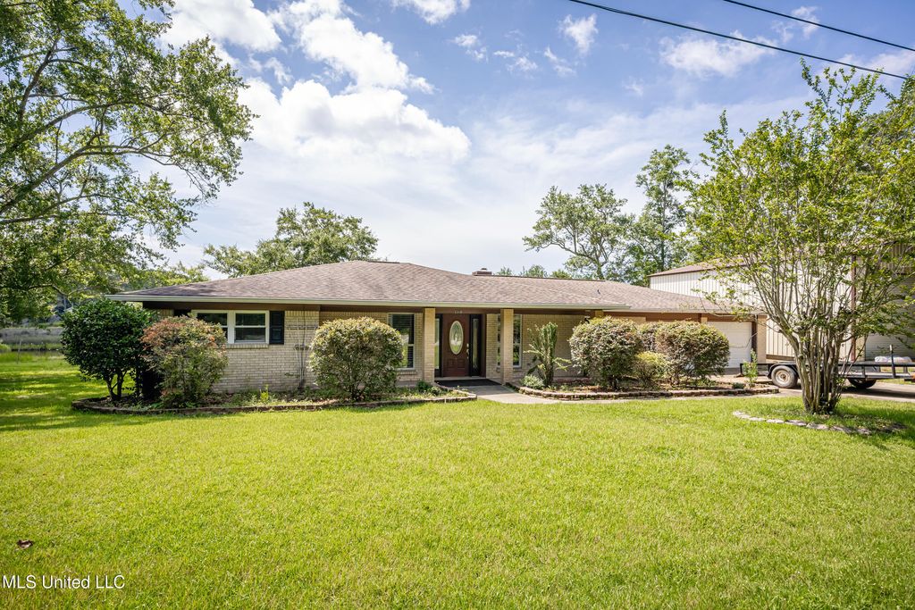 2312 Santa Cruz Street, Gautier, MS 39553