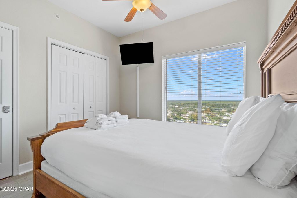 Image 17 of property listing at 16819 Front Beach 1900, Panama City Beach, FL 32413