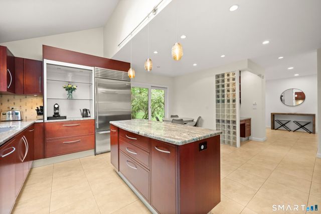 7 White Oak Lane, Weston, CT 06883