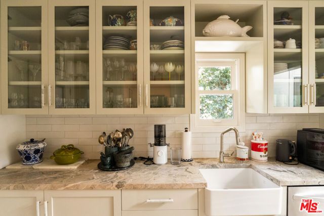 14161 Valley Vista Boulevard, Sherman Oaks, CA 91423