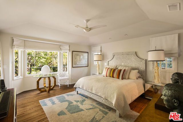 14161 Valley Vista Boulevard, Sherman Oaks, CA 91423