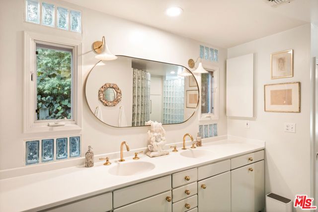 14161 Valley Vista Boulevard, Sherman Oaks, CA 91423