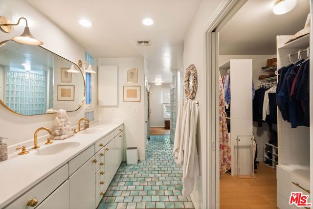 14161 Valley Vista Boulevard, Sherman Oaks, CA 91423