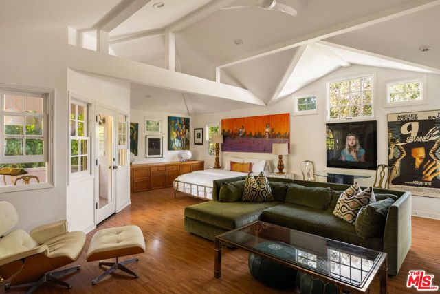 14161 Valley Vista Boulevard, Sherman Oaks, CA 91423
