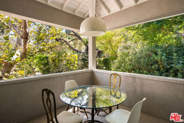 14161 Valley Vista Boulevard, Sherman Oaks, CA 91423