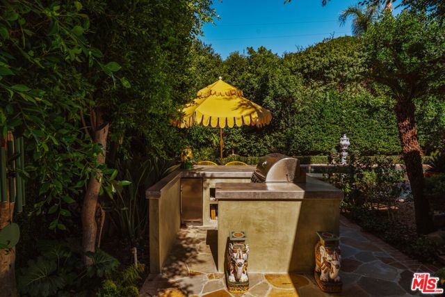 14161 Valley Vista Boulevard, Sherman Oaks, CA 91423