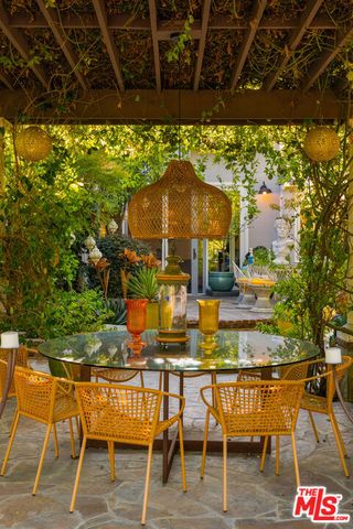 14161 Valley Vista Boulevard, Sherman Oaks, CA 91423