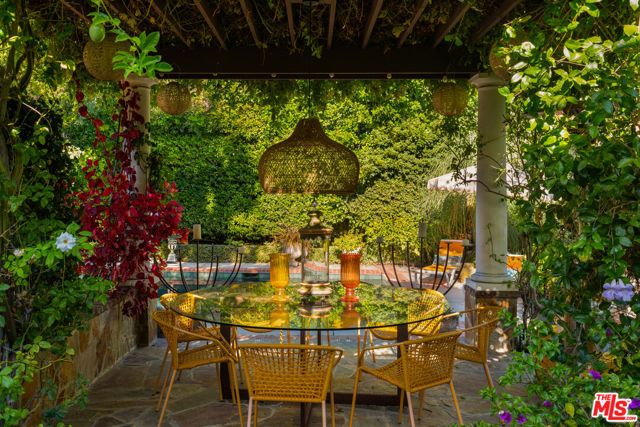 14161 Valley Vista Boulevard, Sherman Oaks, CA 91423