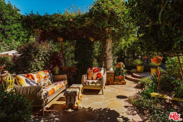 14161 Valley Vista Boulevard, Sherman Oaks, CA 91423