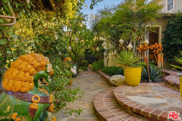14161 Valley Vista Boulevard, Sherman Oaks, CA 91423