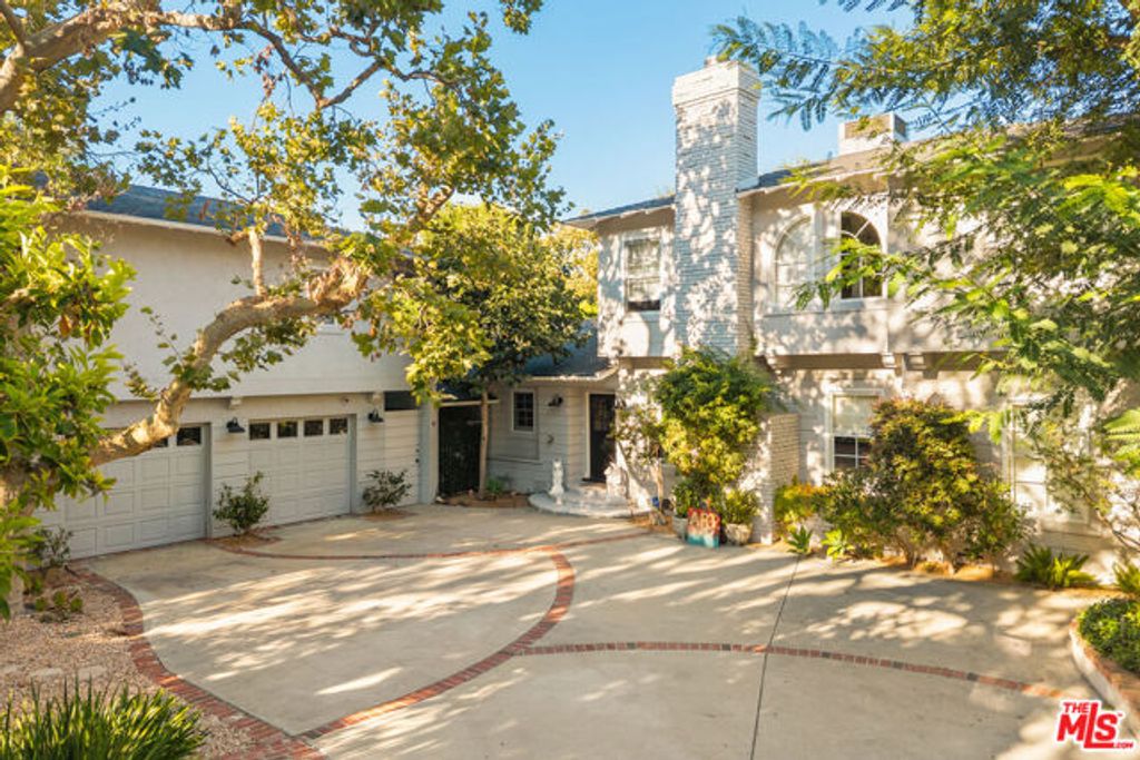 14161 Valley Vista Boulevard, Sherman Oaks, CA 91423