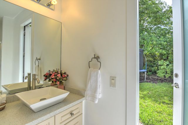 1125 Waterside Circle, Weston, FL 33327