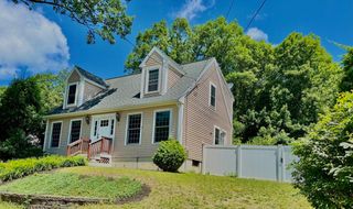 13 N Martin Rd, Amesbury, MA 01913
