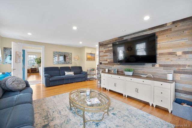 1 Dewey Avenue, Amityville, NY 11701