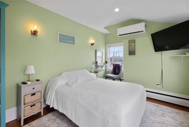 1 Dewey Avenue, Amityville, NY 11701