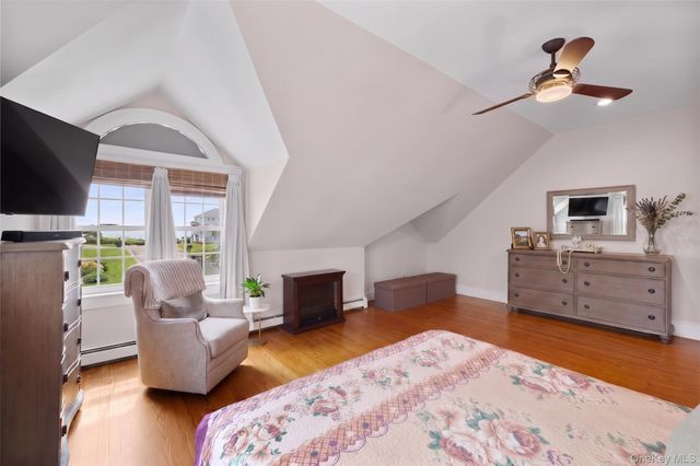 1 Dewey Avenue, Amityville, NY 11701