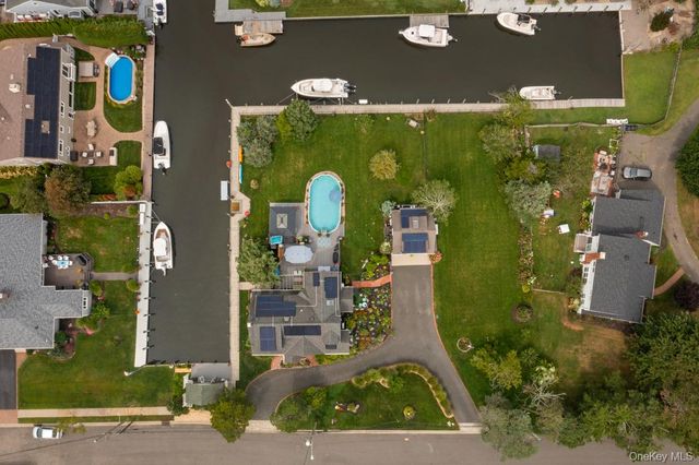 1 Dewey Avenue, Amityville, NY 11701