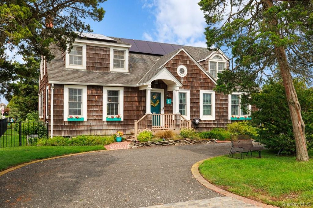 1 Dewey Avenue, Amityville, NY 11701 — photo 2