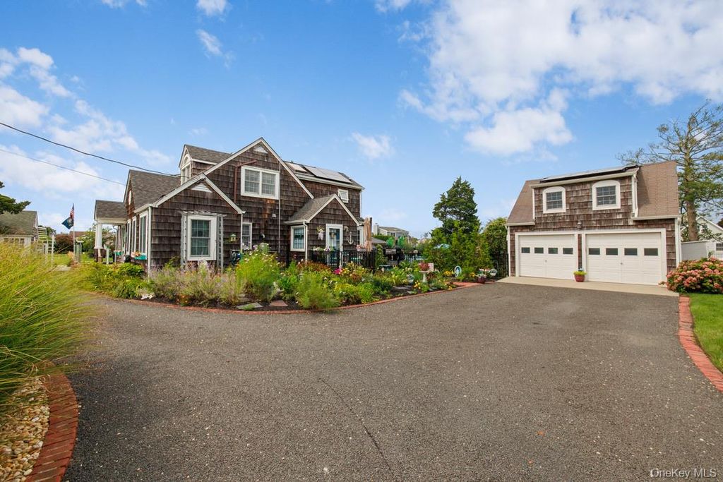 1 Dewey Avenue, Amityville, NY 11701 — photo 3