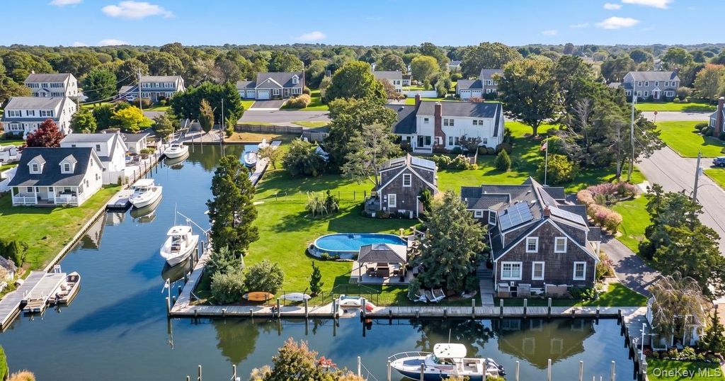 1 Dewey Avenue, Amityville, NY 11701 — photo 5