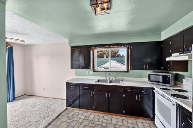 1927 E Hoffman Ave, Spokane Valley, WA 99207