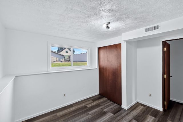 1927 E Hoffman Ave, Spokane Valley, WA 99207