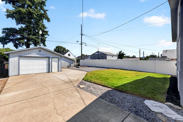 1927 E Hoffman Ave, Spokane Valley, WA 99207