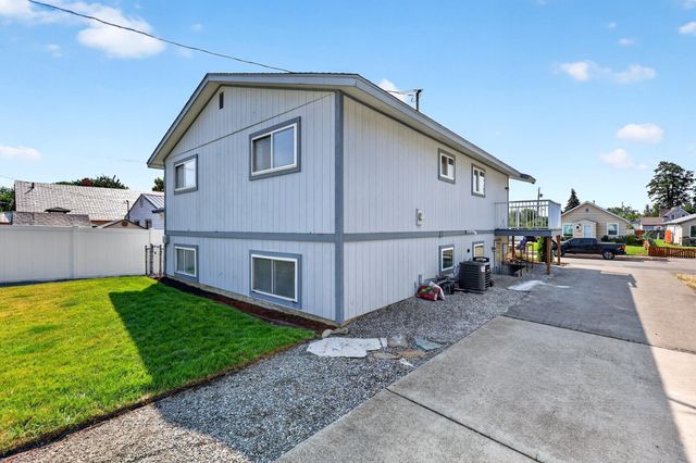 1927 E Hoffman Ave, Spokane Valley, WA 99207